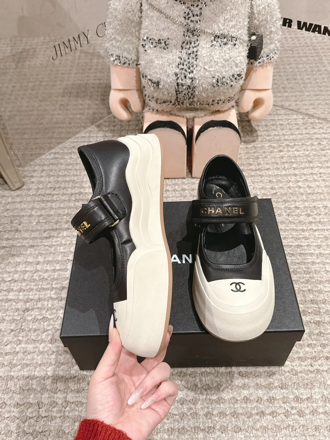 👟👟Ex-factory price 600👟👟 Chanel 25k new counter shoes, ceiling top quality [proud] This shoe is really a lucky star for small people, thick sole 5cm, more refined, rhombus, slim legs, the key is very comfortable upper foot: imported cowhide, lining: leather lining, outsole: genuine molded TPU outsole ~ 5cm heel height Size: 35-40 (41 made to order, non-refundable)